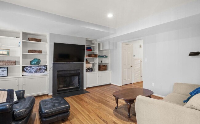 4843 Willett Pky