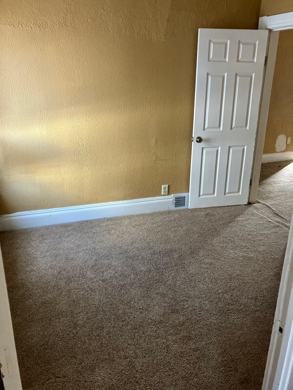 Photo - 1970 N Ontario St