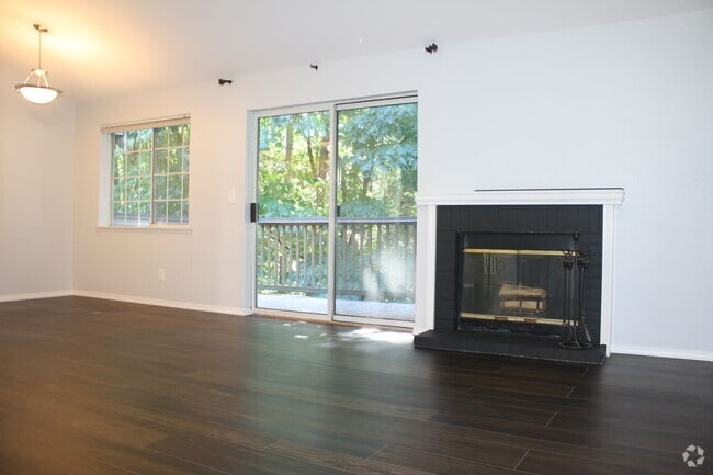 Building Photo - Top Floor 3 bdrm Mill Creek Country Club C... Rental