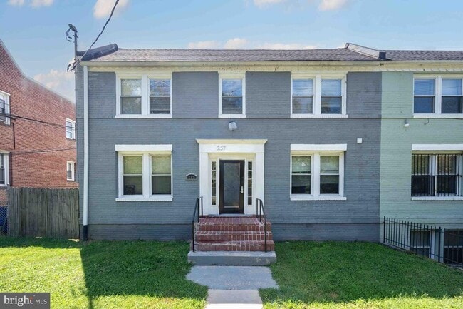 257 Newcomb St SE Unidad 2