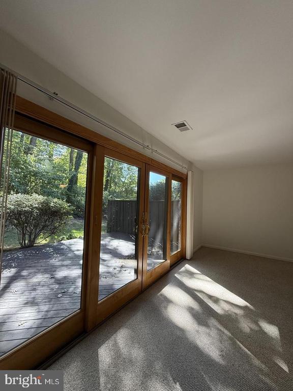 Building Photo - 11008 Saffold Way