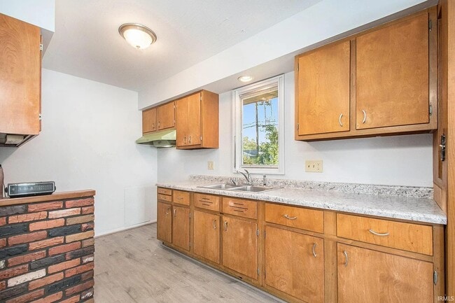 Photo - 2715 Edison Rd