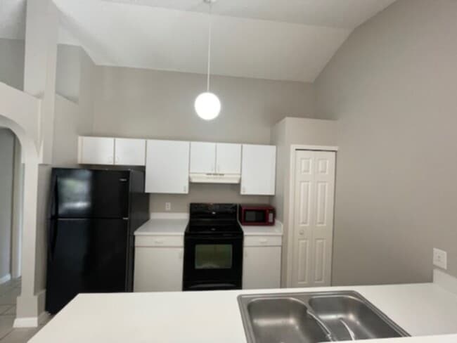 Photo - 3 Bed, 2 Bath, ALL Tile Floors, Garage!