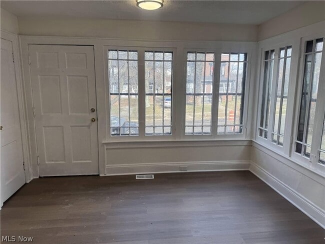 Photo - 3242 Sycamore Rd Unit Left Side