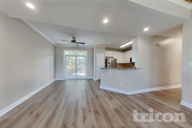 79 Kerrylane Dr