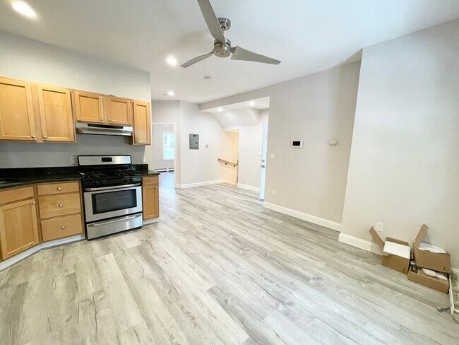 Photo - 174 Bolton St Unit 1