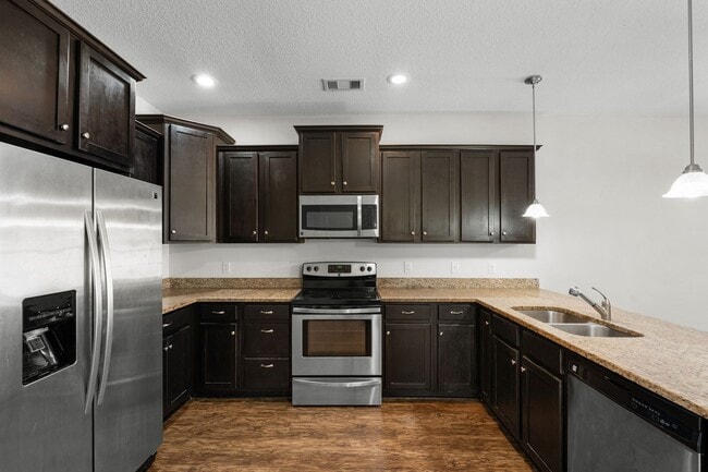 108 Ledbury Cove