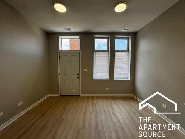 Photo - 4007 W School St Unit D