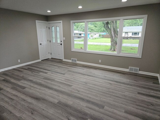 Photo - 3 bedroom / 2 Bath - Available Soon!