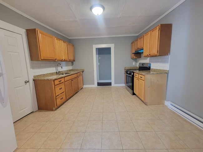 Photo - 162 Rollstone St Unit A