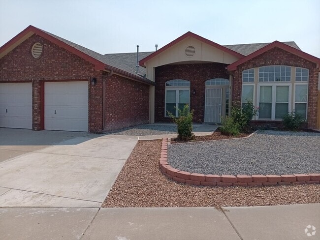 Building Photo - Spacious 4-bedroom, 2-bathroom home! Comin...