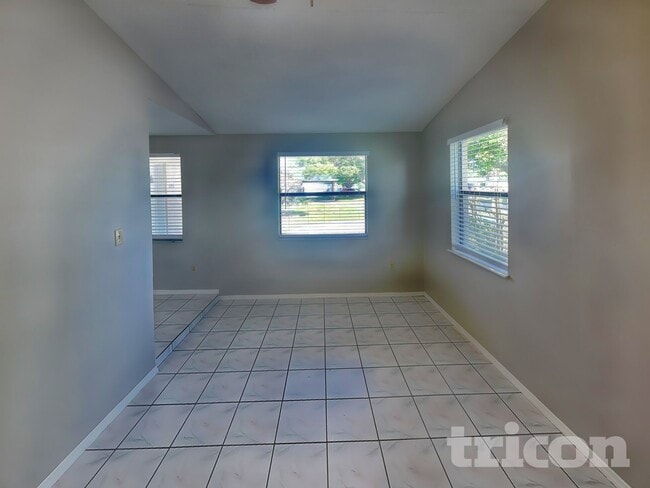 Photo - 120 Waverly Dr