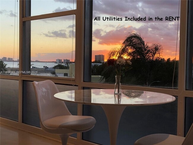 Building Photo - 900 Bay Dr Unit 315