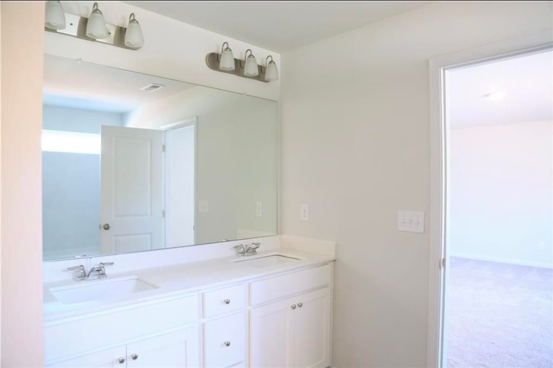 Photo - 19 Springwood Ln