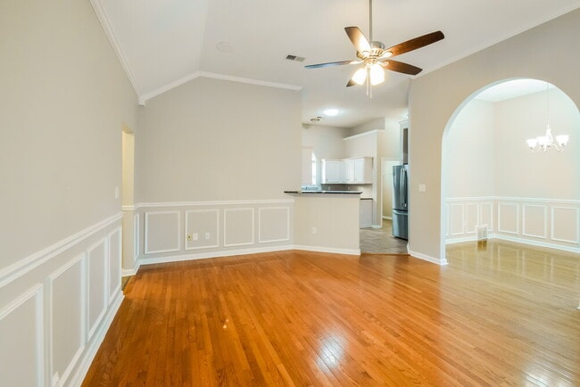 Photo - 7443 Glennmere Way