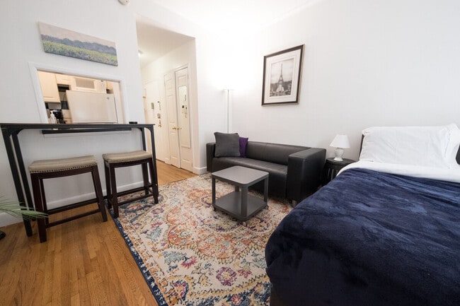 Building Photo - 328 E 74th St Rental