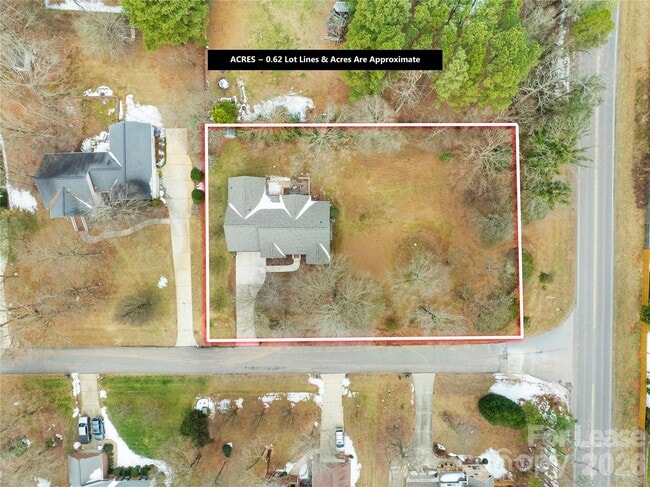 Photo - 108 Woodstork Cove Rd