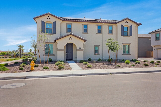 BEAUTIFUL 3 bed + LOFT - BEAUTIFUL 3 bed + LOFT