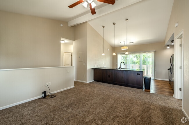 3BR, 2BA - 1,253SF - Living Room