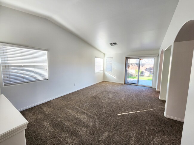 Photo - 11710 Walderi St