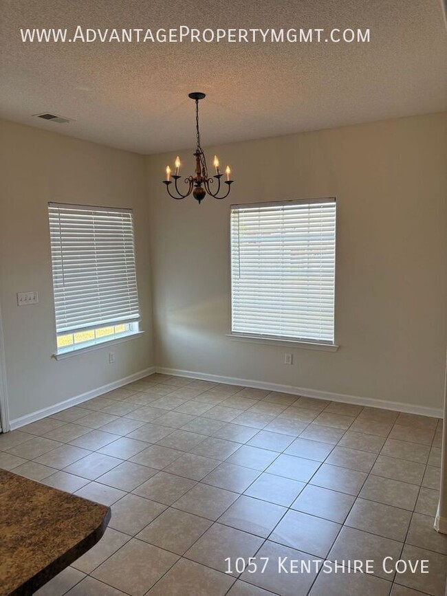 Photo - 1057 Kentshire Cove