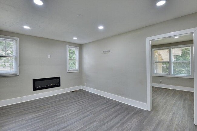 Photo - 1888 Vesta Ave