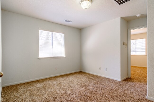 Photo - 2918 Five Oaks Dr
