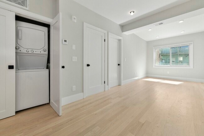 Photo - 45 Lewis St Unit 1