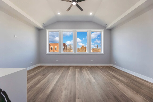 Photo - 5809 S Indiana Ave