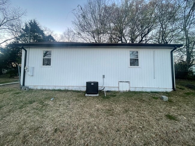 Photo - 609 Ledford St