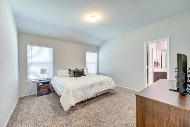 Building Photo - 10110 Pine Trace Village Dr