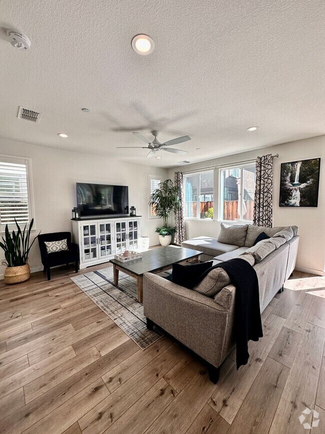 Building Photo - North Natomas Home