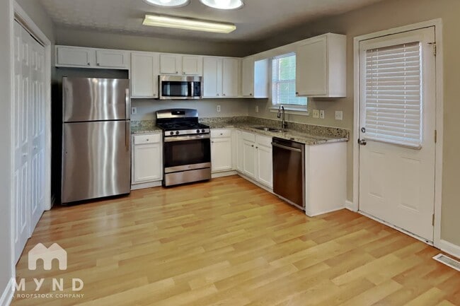 Photo - 534 Lakecourt Dr