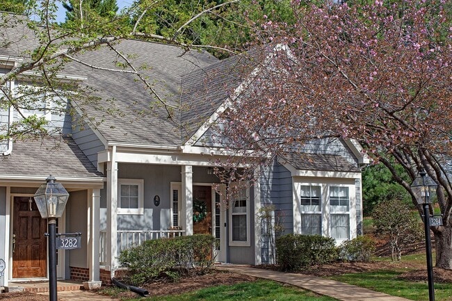 Building Photo - End-Unit Forest Lakes North Townhome