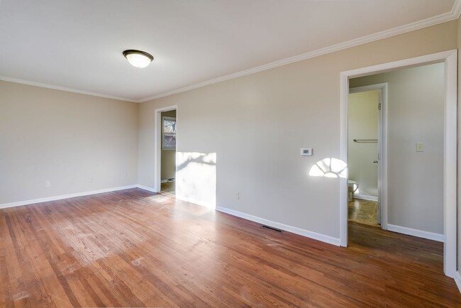 Photo - 2 Bed, 1 Bath Ready for Rent!