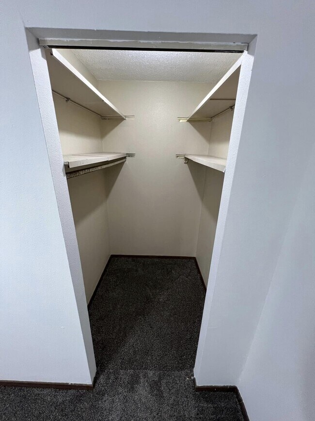 Photo - 715 Ridgeview Road Unidad 16