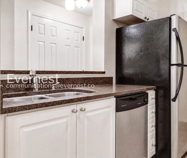 2025 Woodmont Blvd Unit 212