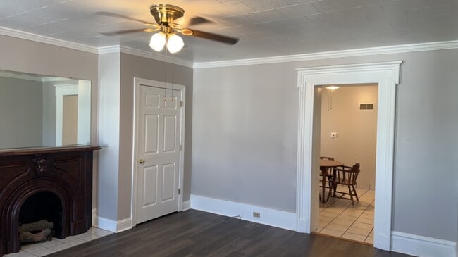 Main Family Room - 221 Howard St Unit 1