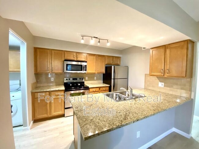 Building Photo - 200 E Southern Ave