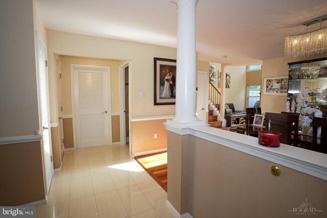 Building Photo - 201 White Pine Ct