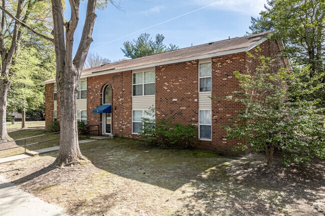 Photo - Olde Jamestowne Apartments