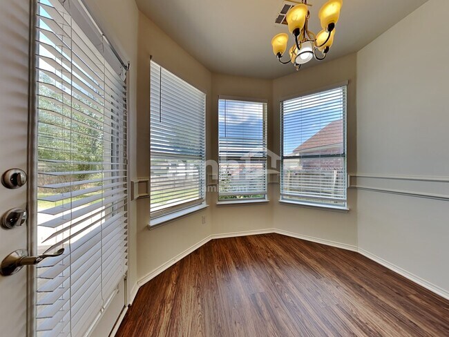 Photo - 7017 Chaucer Dr