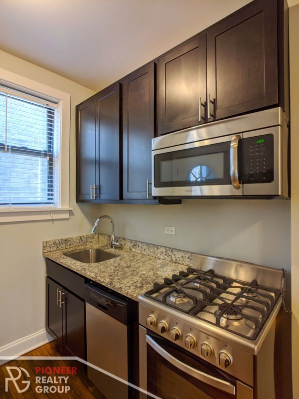 4034 N Ashland Ave Unit 4038-E1