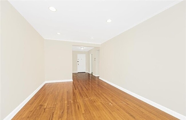 Photo - 2102 Holland Ave