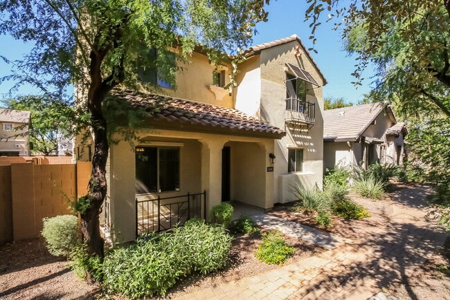 Building Photo - 2456 E Vermont Dr
