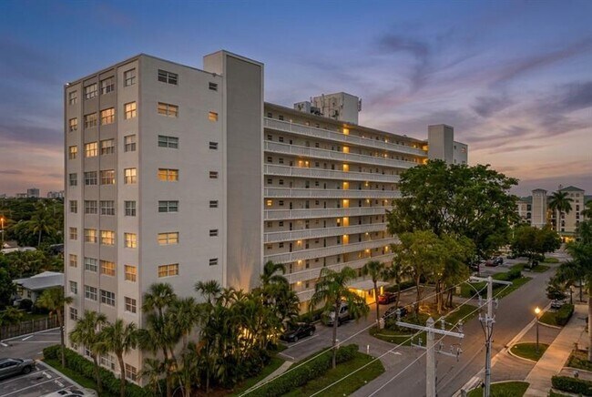 Photo - 2555 NE 11th St Unit 708