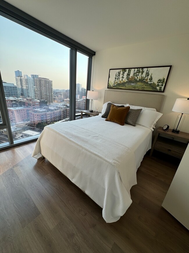 Photo - 350 N Canal St