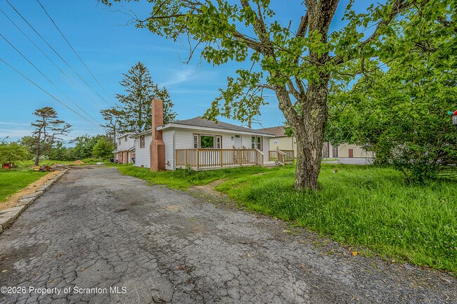 664 Laurel Dr