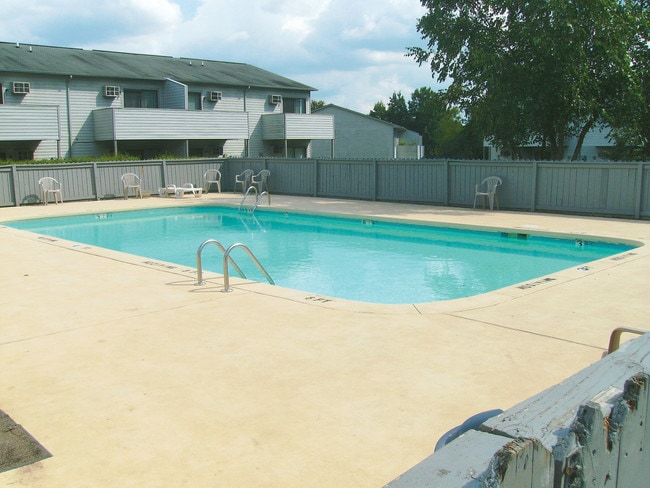 Photo - Monroe Apartments