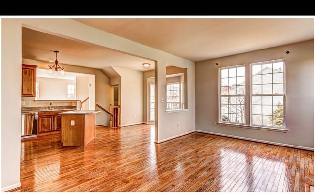 Photo - 73 Messina Ct